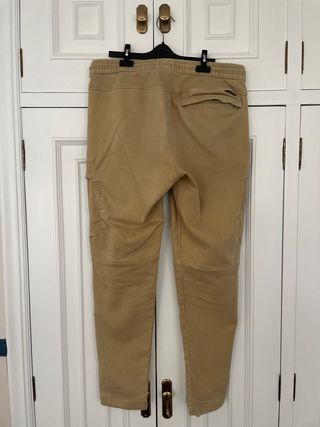 Pantalones cargo beige talla L