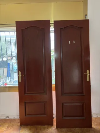 Puertas de madera interiores