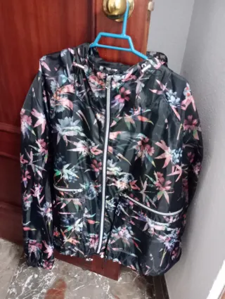 Cortavientos estampado floral