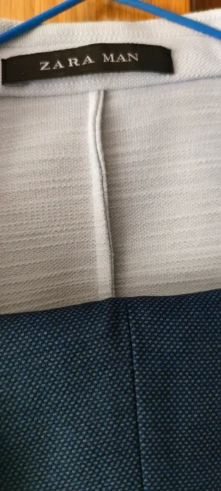 Americana juvenil y pantalón, muy bonito.