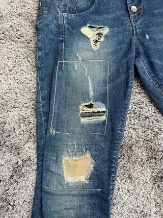 Pantalón vaquero Fornarina desgastado