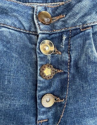 Pantalón vaquero Fornarina desgastado+ Camiseta