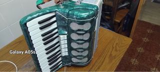 Acordeón Larrinaga Verde