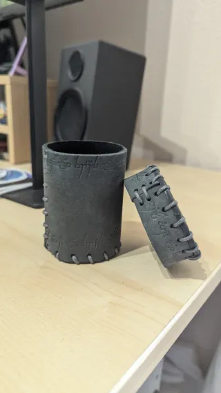 Vaso y dados El Señor de los Anillos