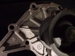 Bomba de agua Audi A4 Ref. Or. 059121019C