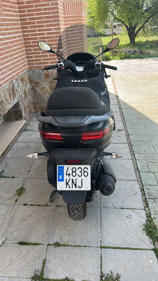Piaggio MP3 300 ie LT SPORT Negra