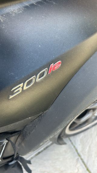 Piaggio MP3 300 ie LT SPORT Negra