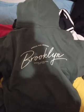 Sudadera Brooklyn con gorro verde