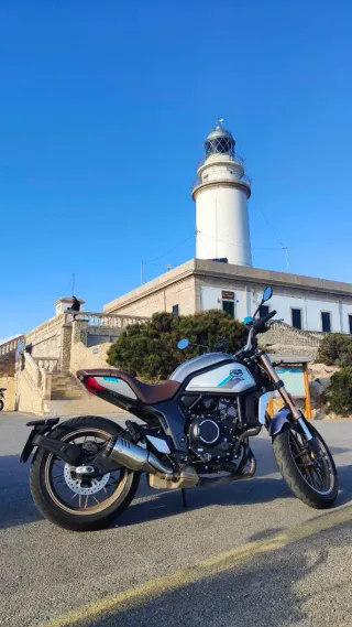 CFMOTO 700 CLX Heritage Naked