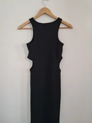 Vestido negro ajustado con aberturas Talla S