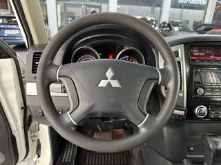 MITSUBISHI Montero 3.2 DID Spirit Auto