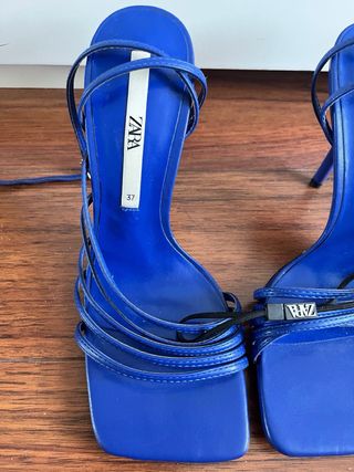 Sandalias Zara tacón azul talla 37