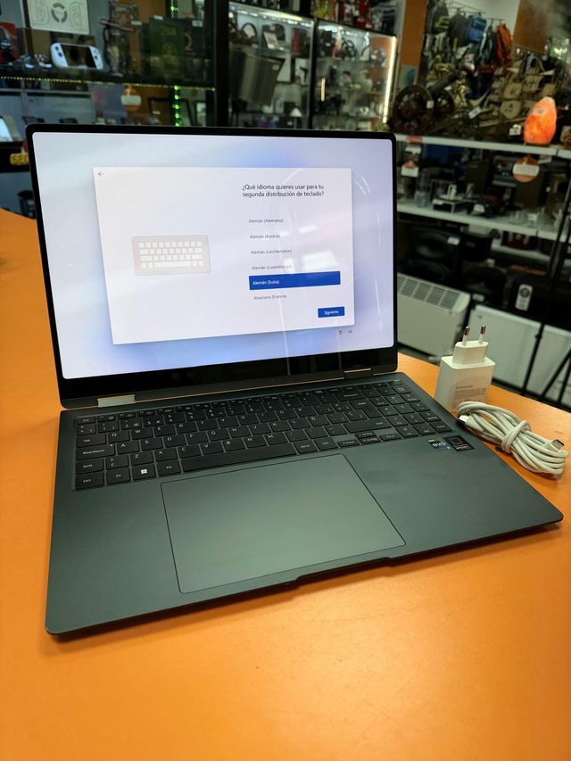 Samsung Galaxy Book3 NP754XFG-KA1ES + Cargador