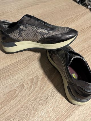 Zapatillas 24HRS ergonómicas en buen estado