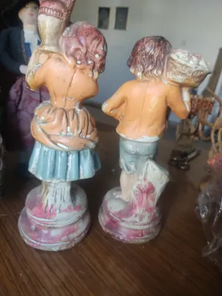 Pareja figuras terracota multicolor