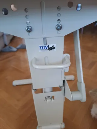 Mesa cuadrada regulable gris/blanca