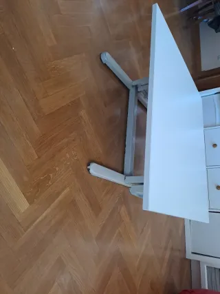 Mesa cuadrada regulable gris/blanca