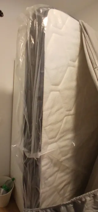 Cama doble con colchón nuevo