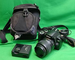 Cámara NIKON D40 + Objetivo Nikon 18/55