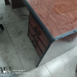 Escritorio de oficina madera y metal