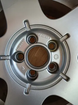 LLANTAS DE ALUMINIO ORIGINALES VW 15 PULGADAS