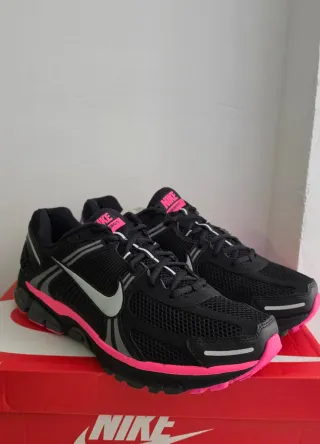 Nike Vomero 5 Negro y Rosa