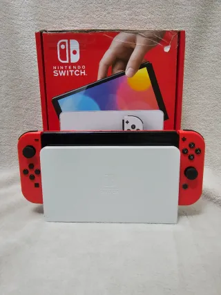 Nintendo Switch OLED Roja y Blanca