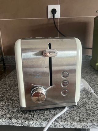 Tostadora blanca retro