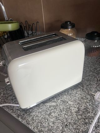Tostadora blanca retro