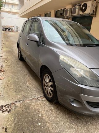 Renault Scenic 2011