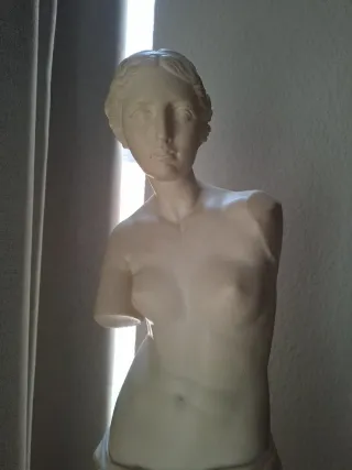 Estatua Venus de Milo 1m con soporte mármol