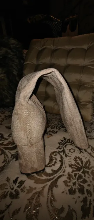 BOTAS ELÁSTICAS EFECTO ANTE TACÓN ANCHO