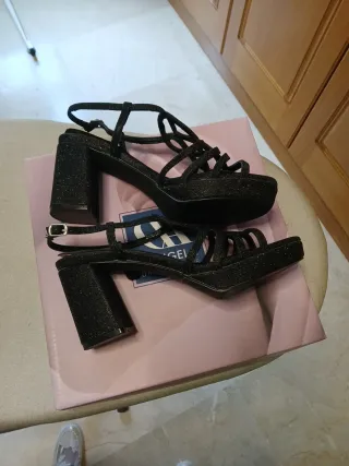 Sandalias D'ANGEL DREAM Negras Brillantes