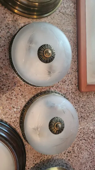 2 Plafones de techo dorados y blancos