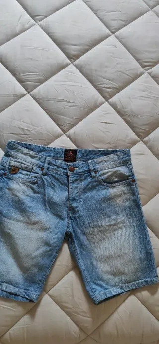 Vaqueros cortos Lois. Talla 33