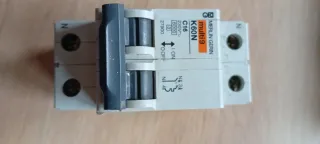 Magnetotérmico Merlin Gerin K60N C16