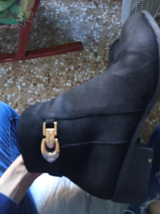 Botines elegantes negros con hebilla
