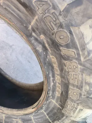 Rueda de tractor nueva. 420/85R28