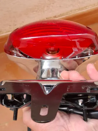 Luz trasera Triumph Thruxton 900