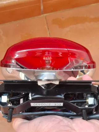 Luz trasera Triumph Thruxton 900