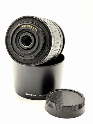 Olympus 40-150mm f/4-5.6 Lente + Parasol LH-61D