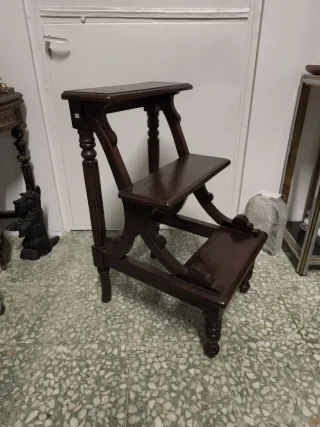 Escalera de biblioteca inglesa