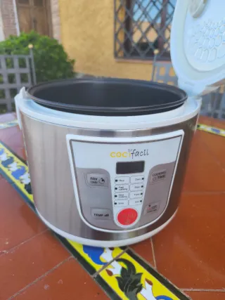 Olla Arrocera Eléctrica con Accesorios