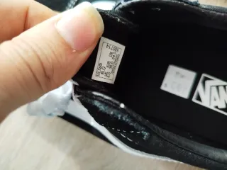 Vans negras talla 38 mujer nuevas sin usar.