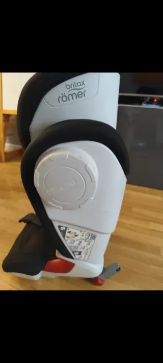 Silla de coche Britax Römer negra.