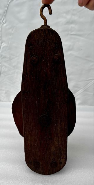 Polea de madera antigua