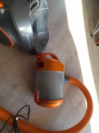 Aspiradora HEPA FILTER naranja y gris