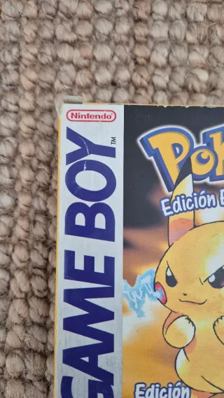 Pokemon amarillo con Mew game boy