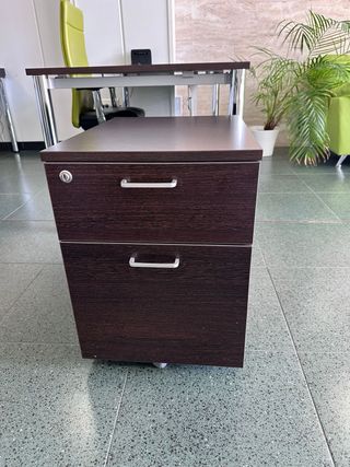 Tavolo e 2 Sedie da Ufficio