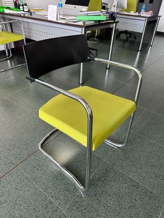 Tavolo e 2 Sedie da Ufficio